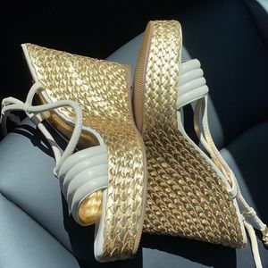 EUC COACH “gold” rope wedge & white strap shoes